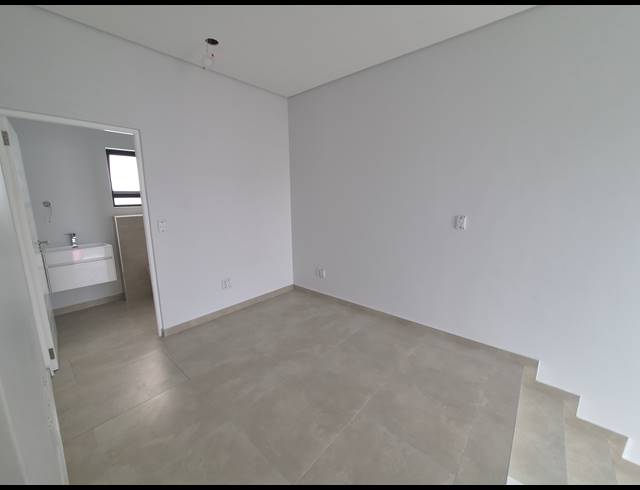 4 BEDROOM HOUSE FOR SALE IN SANDOWN